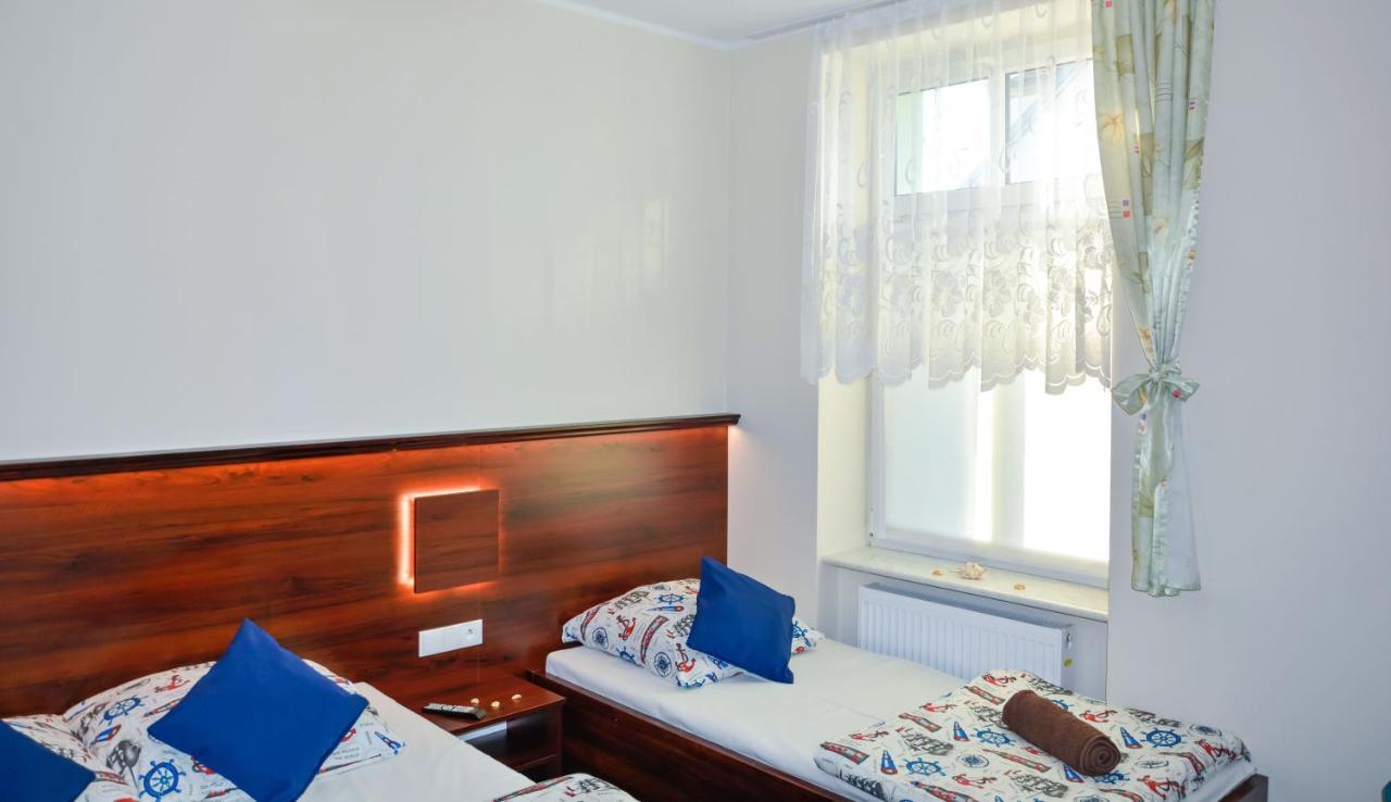 Dom Wczasowy Pod Zegarem Leba Exteriér fotografie